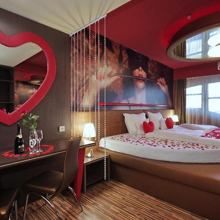 Hotel Corvin Gyula Εξωτερικό φωτογραφία