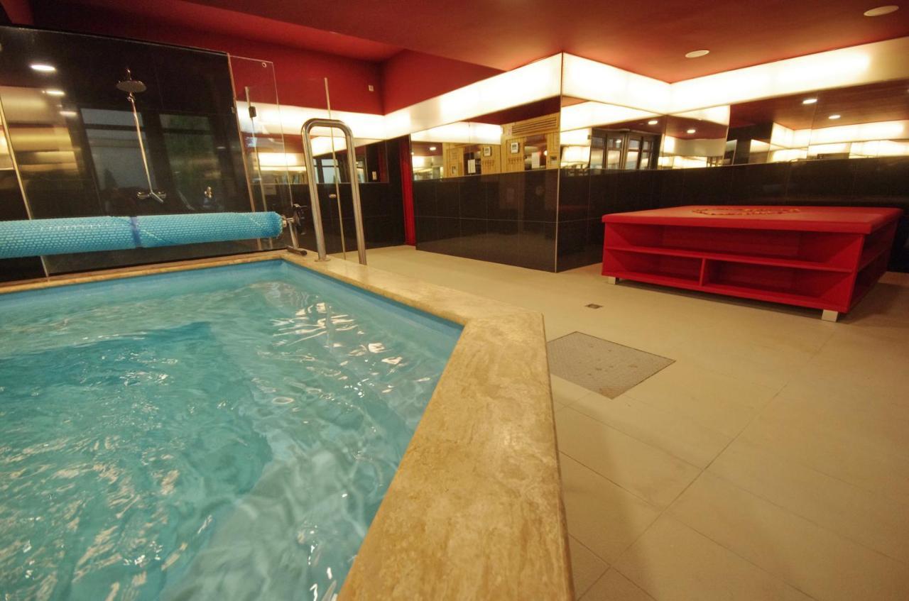 Hotel Corvin Gyula Εξωτερικό φωτογραφία